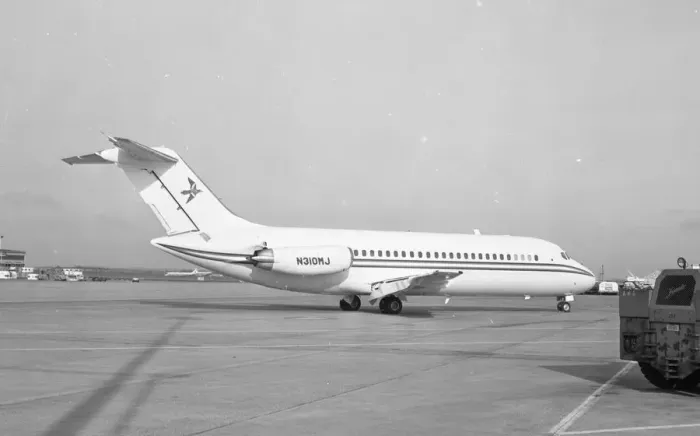 Framed Print : McDonnell Douglas DC-9-15 N310MJ Framed Print : McDonnell Douglas DC-9-15 N310MJ