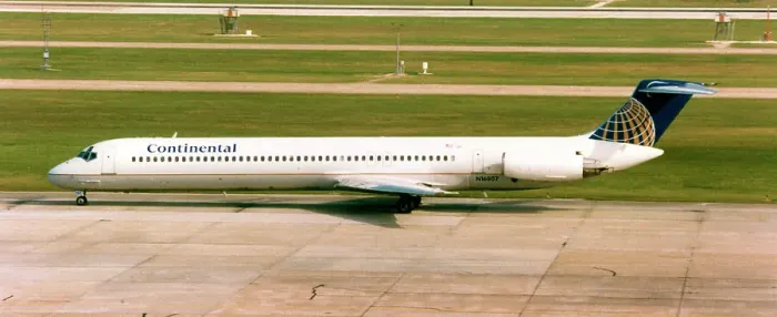 Framed Print : McDonnell Douglas MD-82 N16807 Framed Print : McDonnell Douglas MD-82 N16807