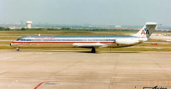 Framed Print : McDonnell Douglas MD-82 N413AA Framed Print : McDonnell Douglas MD-82 N413AA