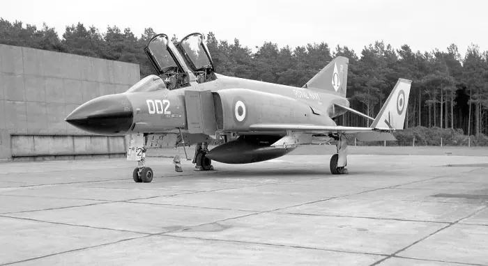 Framed Print : McDonnell Douglas Phantom FG. 1 XT869 Framed Print : McDonnell Douglas Phantom FG. 1 XT869