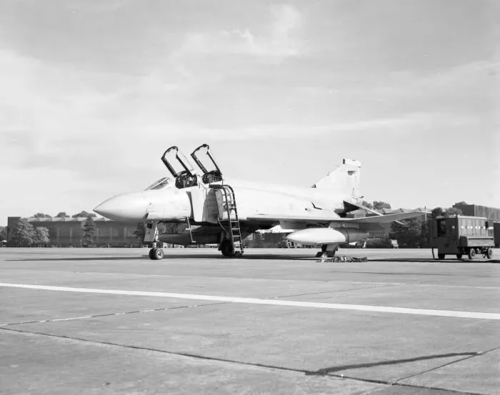 Framed Print : McDonnell Douglas Phantom FGR. 2 XV492 Framed Print : McDonnell Douglas Phantom FGR. 2 XV492