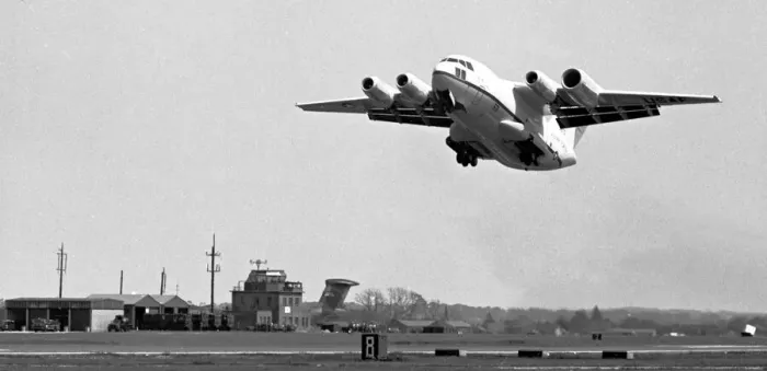 Framed Print : McDonnell Douglas YC-15 72-1875 Framed Print : McDonnell Douglas YC-15 72-1875