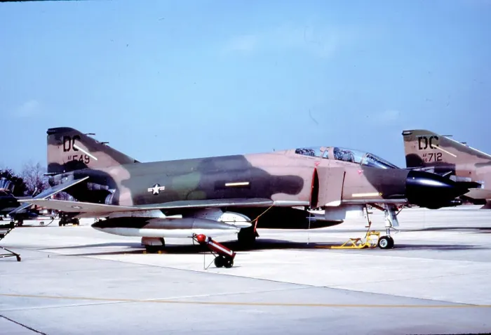 Framed Print : McDonnell F-4D Phantom 66-7549 Framed Print : McDonnell F-4D Phantom 66-7549