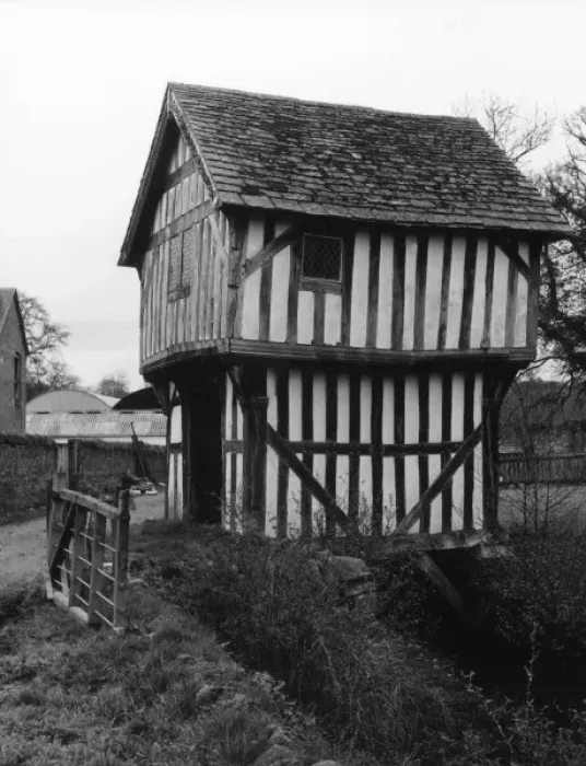 Framed Print : Medieval Gatehouse Framed Print : Medieval Gatehouse