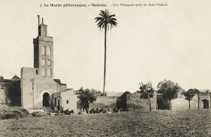 Framed Print : Meknes, Morocco - Mosque close to the Mellah Gate Framed Print : Meknes, Morocco - Mosque close to the Mellah Gate