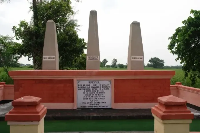 Framed Print : Memorial to the Battle of Plassey, West Bengal, India Framed Print : Memorial to the Battle of Plassey, West Bengal, India