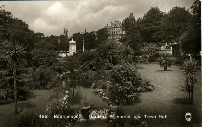 Framed Print : Memorial Gardens & Town Hall, Bournemouth, Hampshire Framed Print : Memorial Gardens & Town Hall, Bournemouth, Hampshire