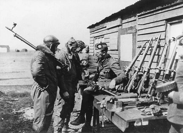 Men of the RFC loading Lewis guns, WW1