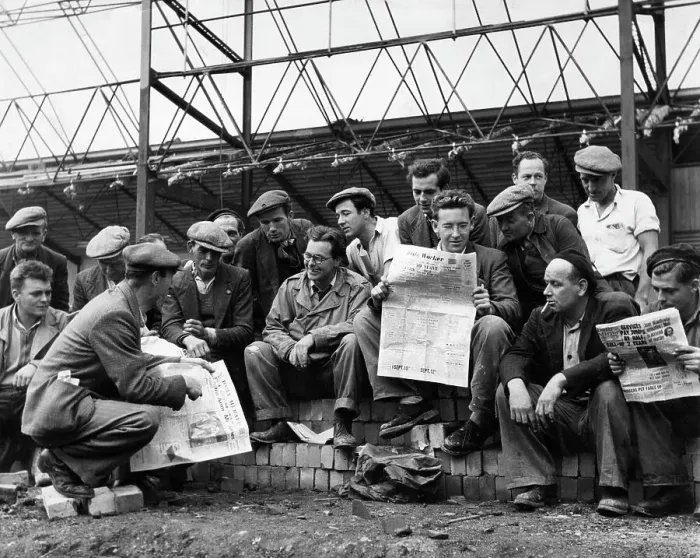 Framed Print : Men working on Festival of Britain building site, London Framed Print : Men working on Festival of Britain building site, London