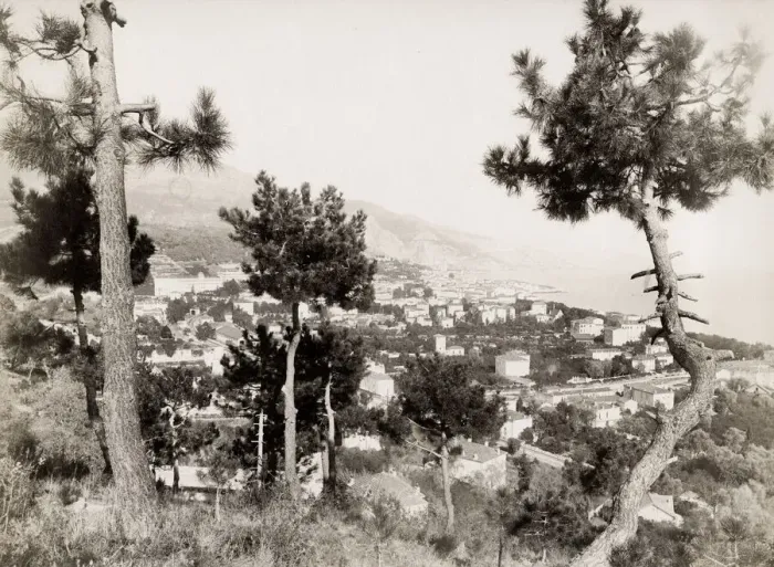 Framed Print : Menton, France, close to the Italian border Framed Print : Menton, France, close to the Italian border