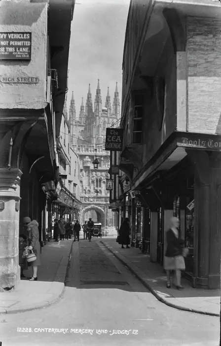 Framed Print : Mercery Lane, Canterbury Framed Print : Mercery Lane, Canterbury