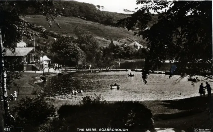 Framed Print : The Mere, Scarborough, Yorkshire Framed Print : The Mere, Scarborough, Yorkshire