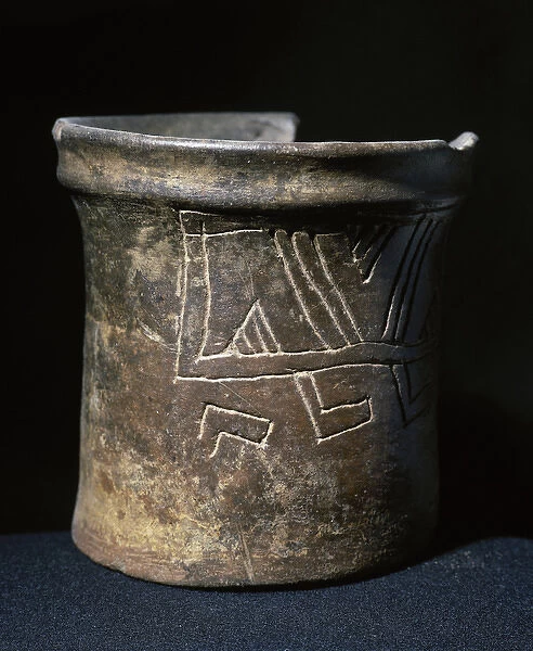 Mesoamerican. Ceramic vessel. Geometric decoration
