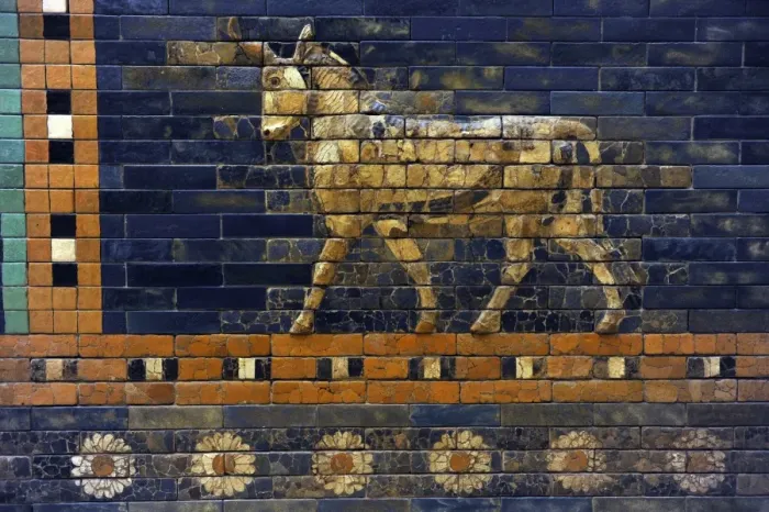 Framed Print : Mesopotamian art. Neo-Babylonian. Ishtar Gate. Aurochs. Perg Framed Print : Mesopotamian art. Neo-Babylonian. Ishtar Gate. Aurochs. Perg