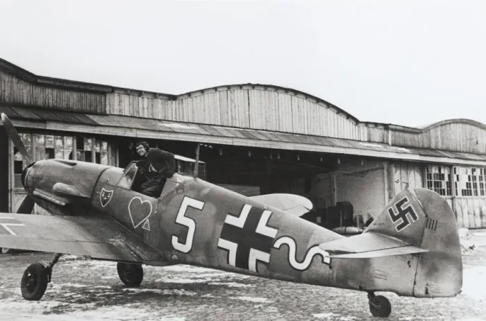 Framed Print : Messerschmitt Bf-109F Framed Print : Messerschmitt Bf-109F