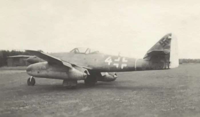 Framed Print : Messerschmitt Me-262 Schwalbe Framed Print : Messerschmitt Me-262 Schwalbe
