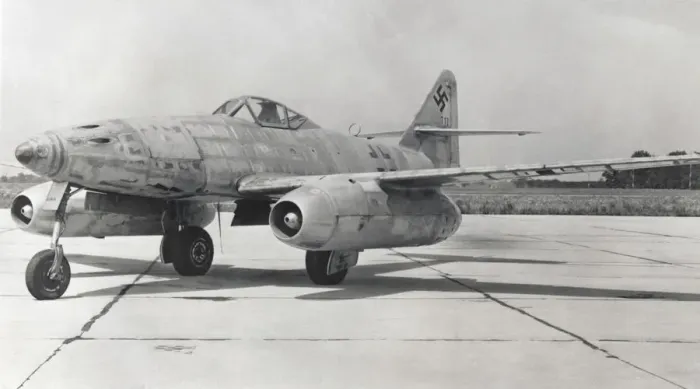 Framed Print : Messerschmitt Me-262 Schwalbe Framed Print : Messerschmitt Me-262 Schwalbe