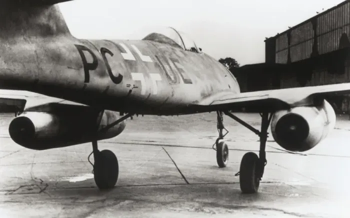 Framed Print : Messerschmitt Me-262A Schwalbe Framed Print : Messerschmitt Me-262A Schwalbe