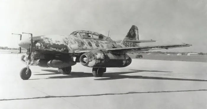 Framed Print : Messerschmitt Me-262B-1A Schwalbe Framed Print : Messerschmitt Me-262B-1A Schwalbe