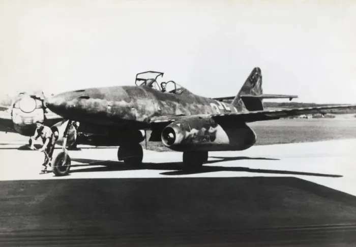 Framed Print : Messerschmitt Me-262B-1A Schwalbe Framed Print : Messerschmitt Me-262B-1A Schwalbe