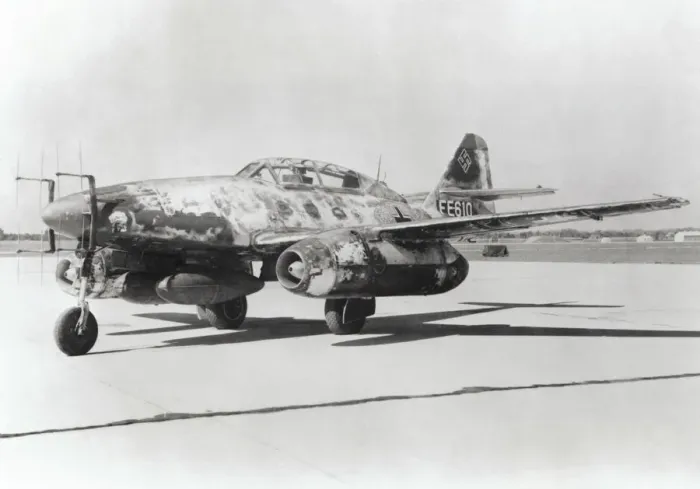 Framed Print : Messerschmitt Me-262B-1A Schwalbe Framed Print : Messerschmitt Me-262B-1A Schwalbe