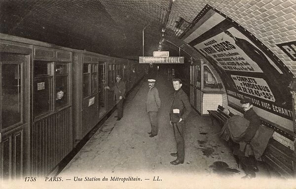 Metro, Station Pasteur