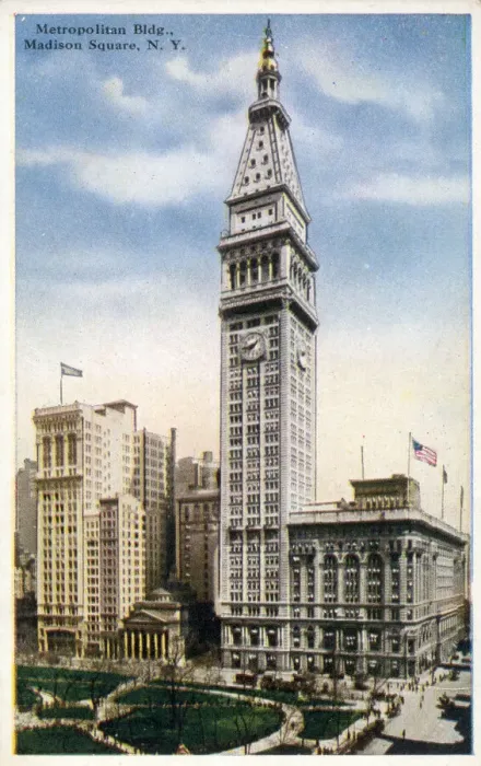 Framed Print : Metropolitan Building, Madison Square, New York City, NY, USA. Date: circa 1920 Framed Print : Metropolitan Building, Madison Square, New York City, NY, USA. Date: circa 1920