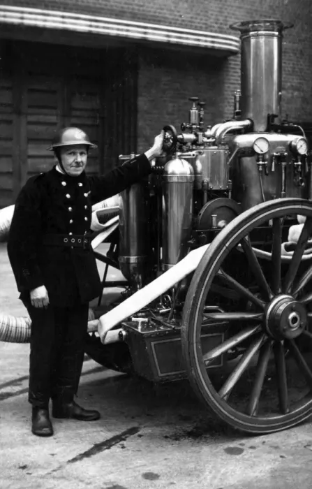 Framed Print : Metropolitan Fire Brigade horse-drawn steamer Framed Print : Metropolitan Fire Brigade horse-drawn steamer