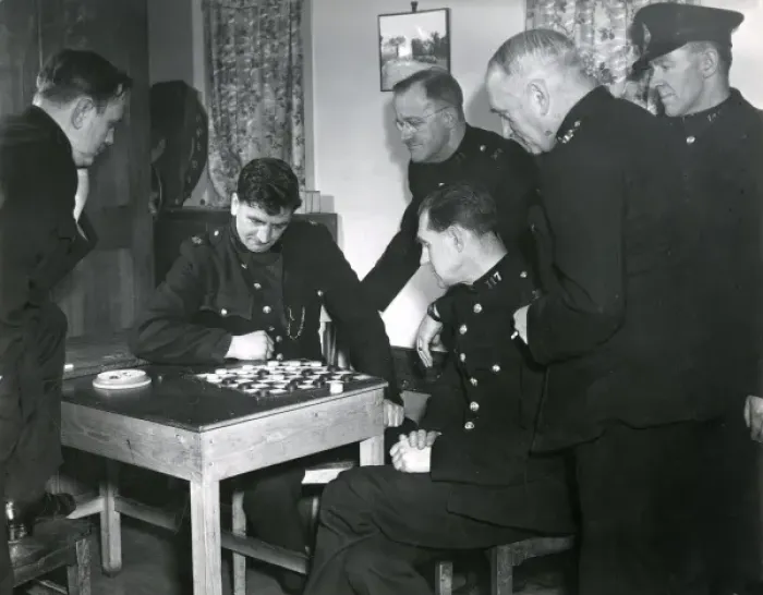 Framed Print : Metropolitan Police B Division officers playing draughts Framed Print : Metropolitan Police B Division officers playing draughts
