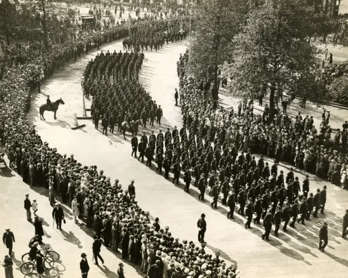 Framed Print : Metropolitan Police centenary celebrations, Central London Framed Print : Metropolitan Police centenary celebrations, Central London