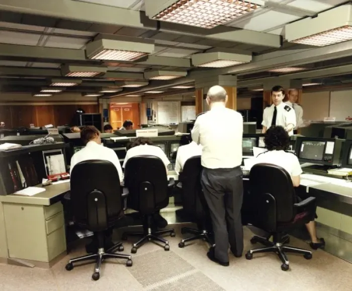 Framed Print : Metropolitan Police operations room, London Framed Print : Metropolitan Police operations room, London