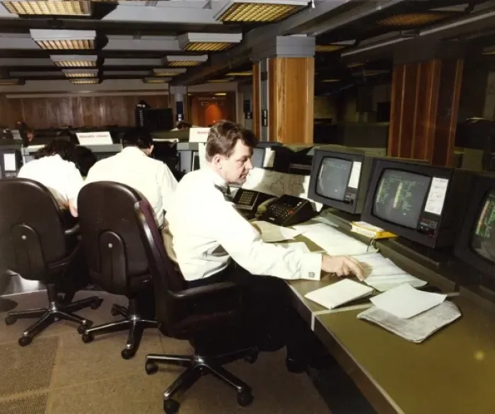 Framed Print : Metropolitan Police operations room, London Framed Print : Metropolitan Police operations room, London