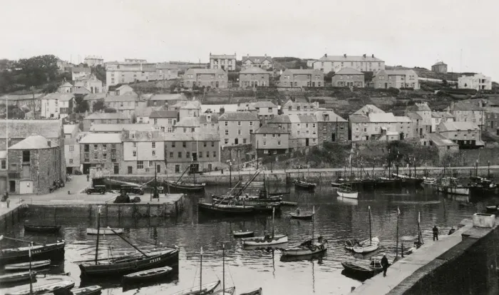 Framed Print : Mevagissey harbour, Cornwall Framed Print : Mevagissey harbour, Cornwall