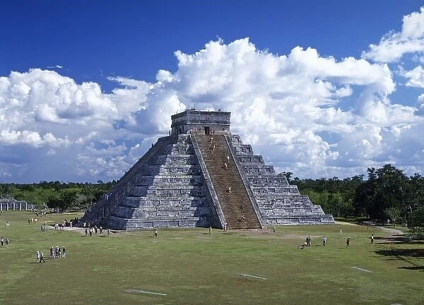 Mexico. Chichen Itza. Pyramid of Kukulcan