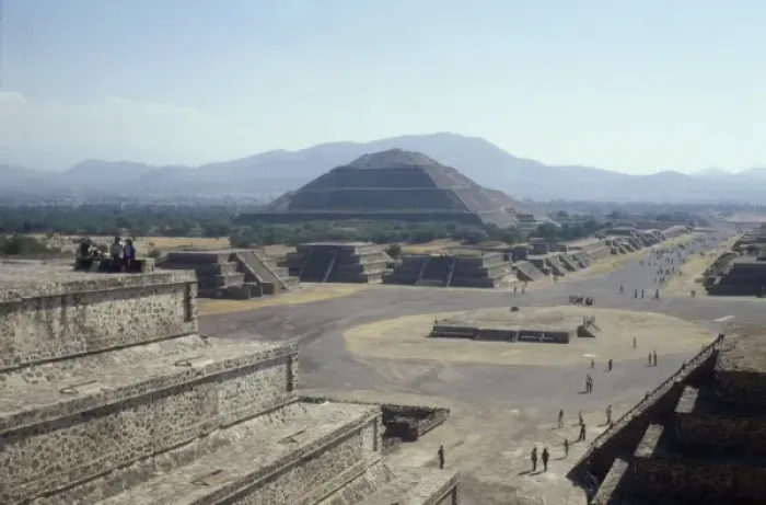 Framed Print : Mexico / Teotihuacan Framed Print : Mexico / Teotihuacan