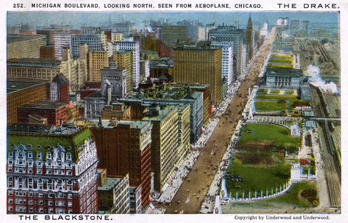 Framed Print : Michigan Boulevard, looking North - Chicago, Illinois, USA Framed Print : Michigan Boulevard, looking North - Chicago, Illinois, USA