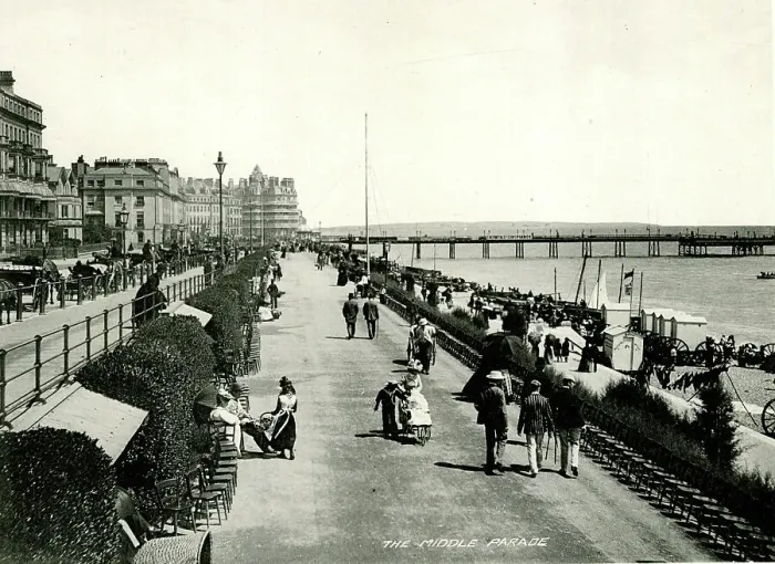 Framed Print : The Middle Parade - Eastbourne, Sussex Framed Print : The Middle Parade - Eastbourne, Sussex