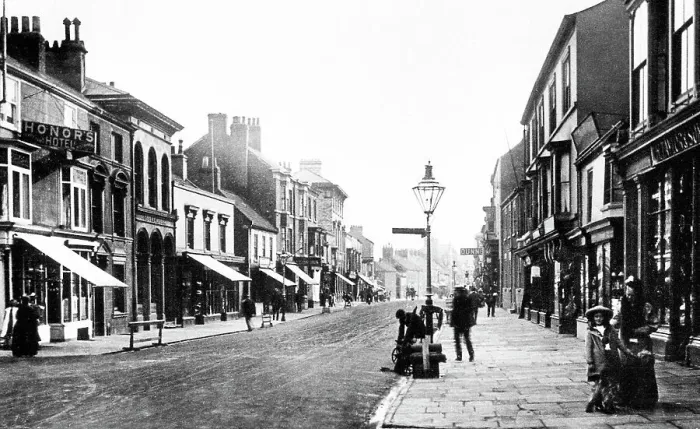 Framed Print : Middle Street, Driffield early 1900's Framed Print : Middle Street, Driffield early 1900's