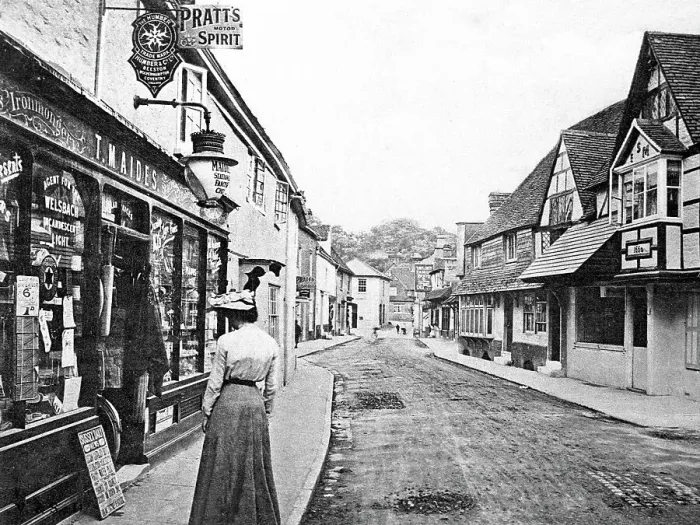 Framed Print : Midhurst West Street early 1900s Framed Print : Midhurst West Street early 1900s