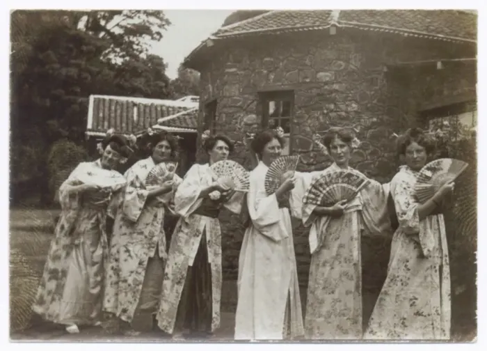 Framed Print : Mikado cast members in kimonos with fans Framed Print : Mikado cast members in kimonos with fans