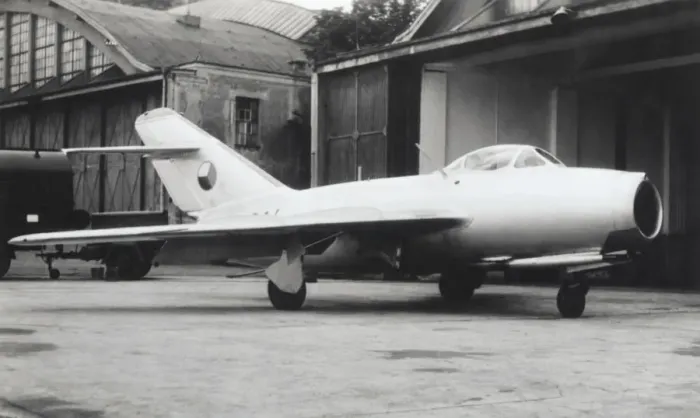 Framed Print : Mikoyan MiG-15bis Fagot / Aero S-103 Framed Print : Mikoyan MiG-15bis Fagot / Aero S-103