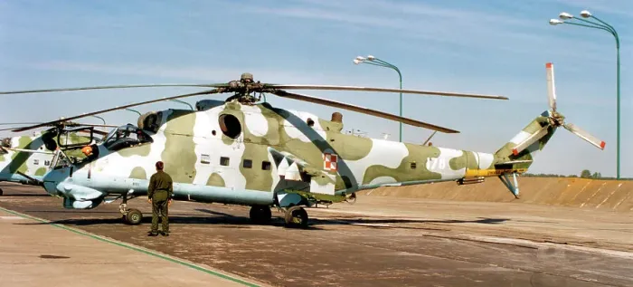 Framed Print : Mil Mi-24D 176 Framed Print : Mil Mi-24D 176