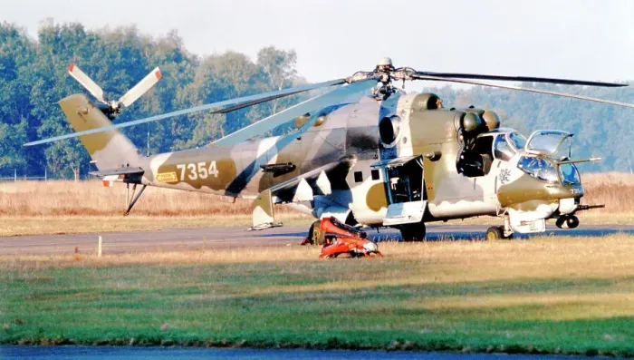 Framed Print : Mil Mi-24V 7354 Framed Print : Mil Mi-24V 7354