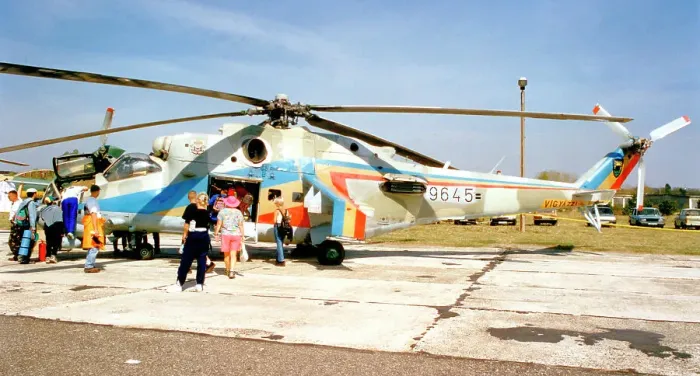 Framed Print : Mil Mi-24V 9645 Framed Print : Mil Mi-24V 9645
