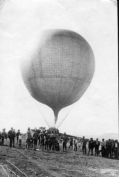 A military observation balloon at Ladysmith - Boer War