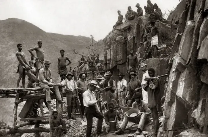 Framed Print : Mining - workers at the face, South Africa, circa 1888 Framed Print : Mining - workers at the face, South Africa, circa 1888