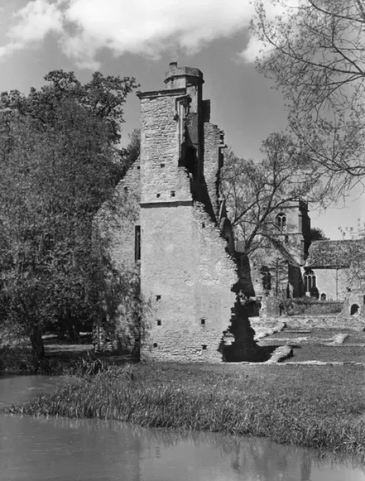 Framed Print : Minster Lovell Hall Framed Print : Minster Lovell Hall