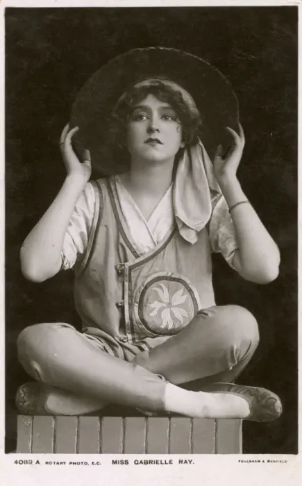 Framed Print : Miss Gabrielle Ray - British Actress, Dancer and Singer Framed Print : Miss Gabrielle Ray - British Actress, Dancer and Singer