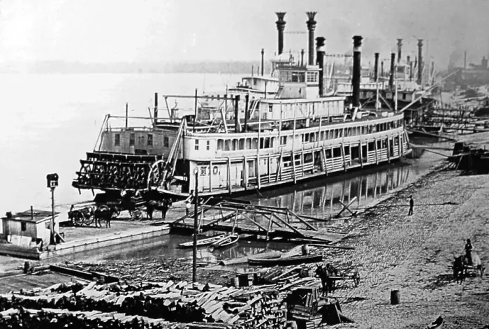 Framed Print : Mississippi River paddle steamer, Memphis - early 1900s Framed Print : Mississippi River paddle steamer, Memphis - early 1900s