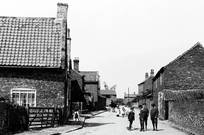 Framed Print : Misson near Bawtry early 1900s Framed Print : Misson near Bawtry early 1900s